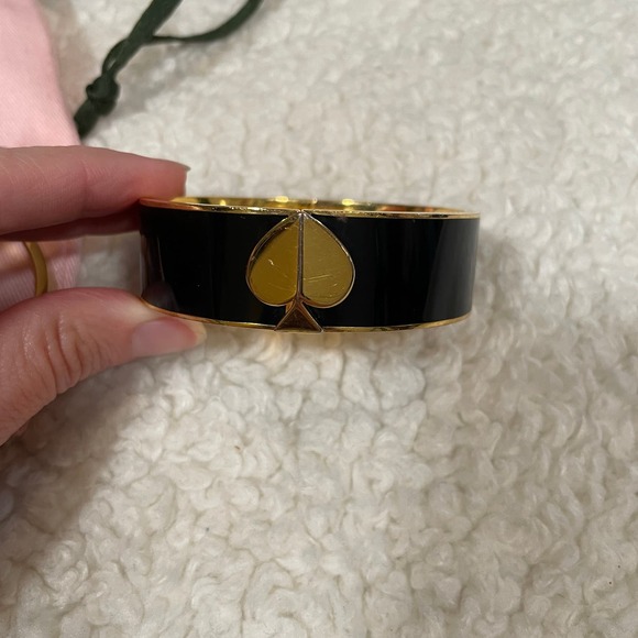 Kate Spade Set of 2 Bangle Bracelets Black Gold Hinge Lock Charm - Picture 3 of 5